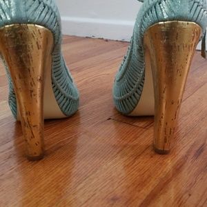 Miami boutique icy blue shoe thick gold heel
